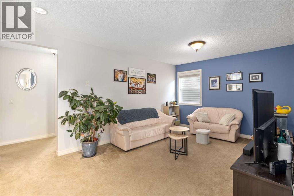 112 Sunset View, Cochrane, AB - Indoor