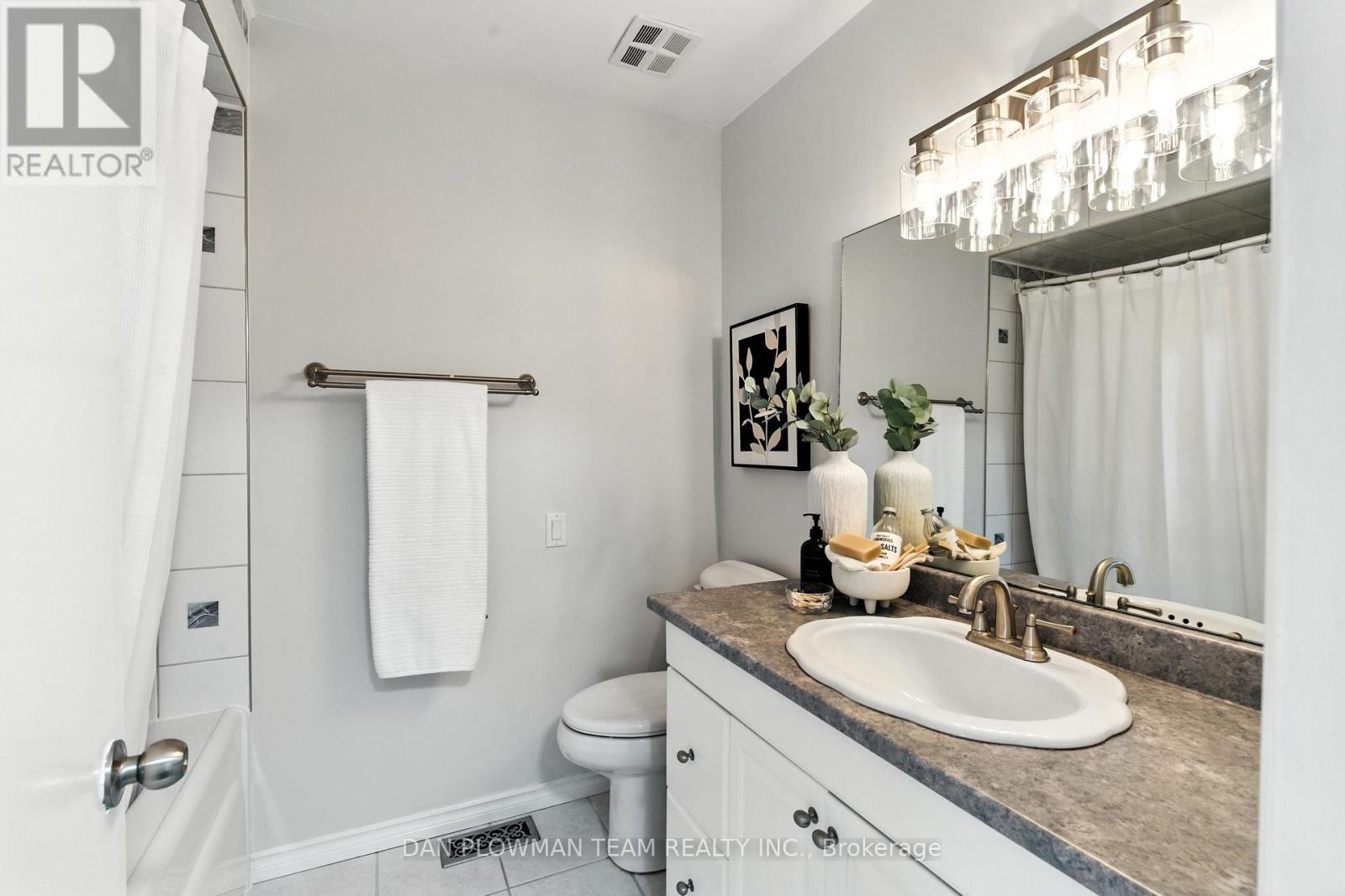 83 Sherwood Road E, Ajax, ON - Indoor Photo Showing Bathroom