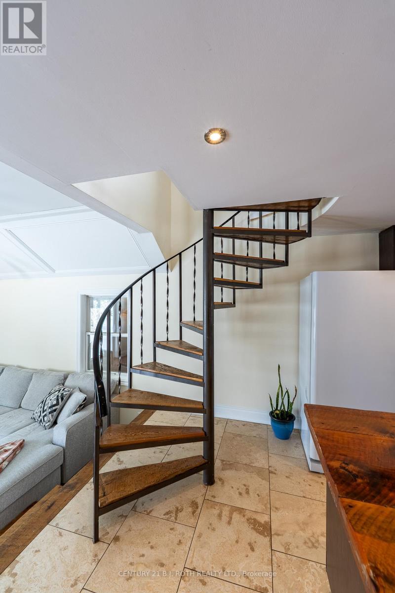 2708 Concession 9 Road W, Ramara, ON - Indoor Photo Showing Other Room