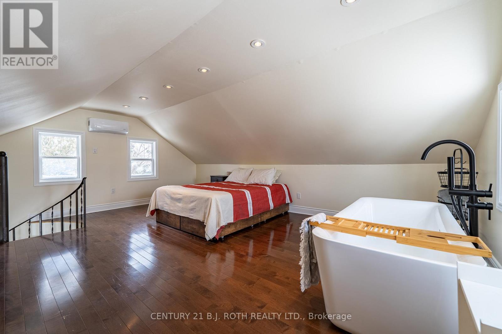 2708 Concession 9 Road W, Ramara, ON - Indoor