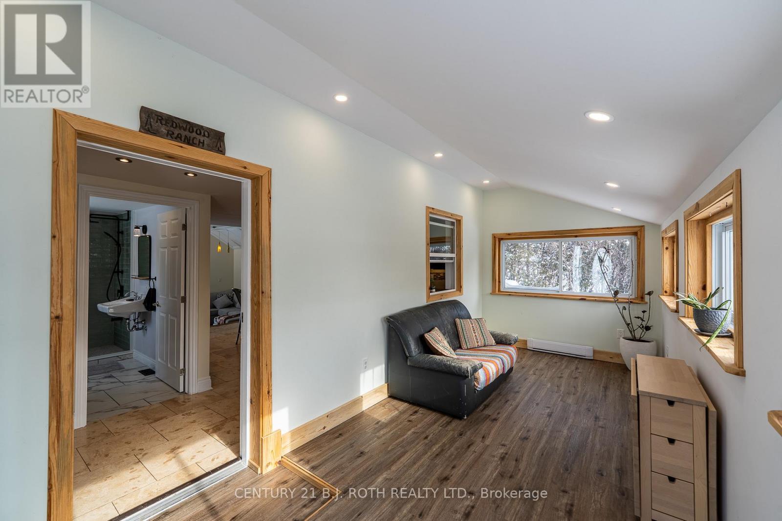 2708 Concession 9 Road W, Ramara, ON - Indoor Photo Showing Other Room