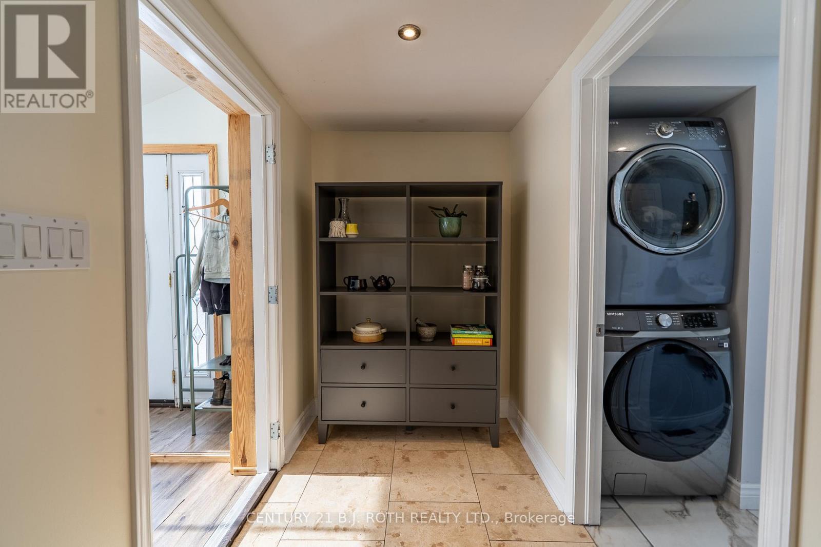 2708 Concession 9 Road, Ramara, ON - Indoor Photo Showing Laundry Room