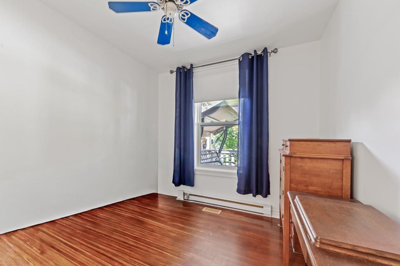 Bedroom - 160 Rue Larocque, Saint-Jean-Sur-Richelieu, QC - Indoor Photo Showing Other Room