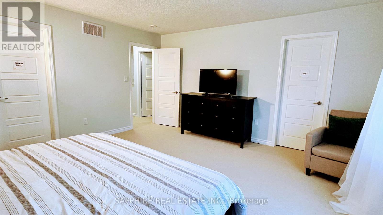 325 Trudeau Drive E, Milton, ON - Indoor Photo Showing Bedroom