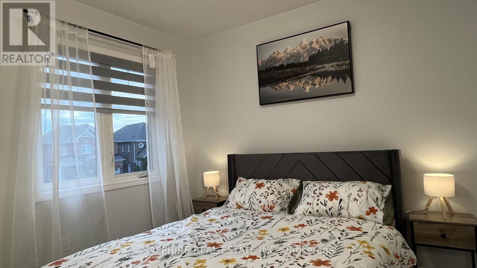 325 Trudeau Drive E, Milton, ON - Indoor Photo Showing Bedroom