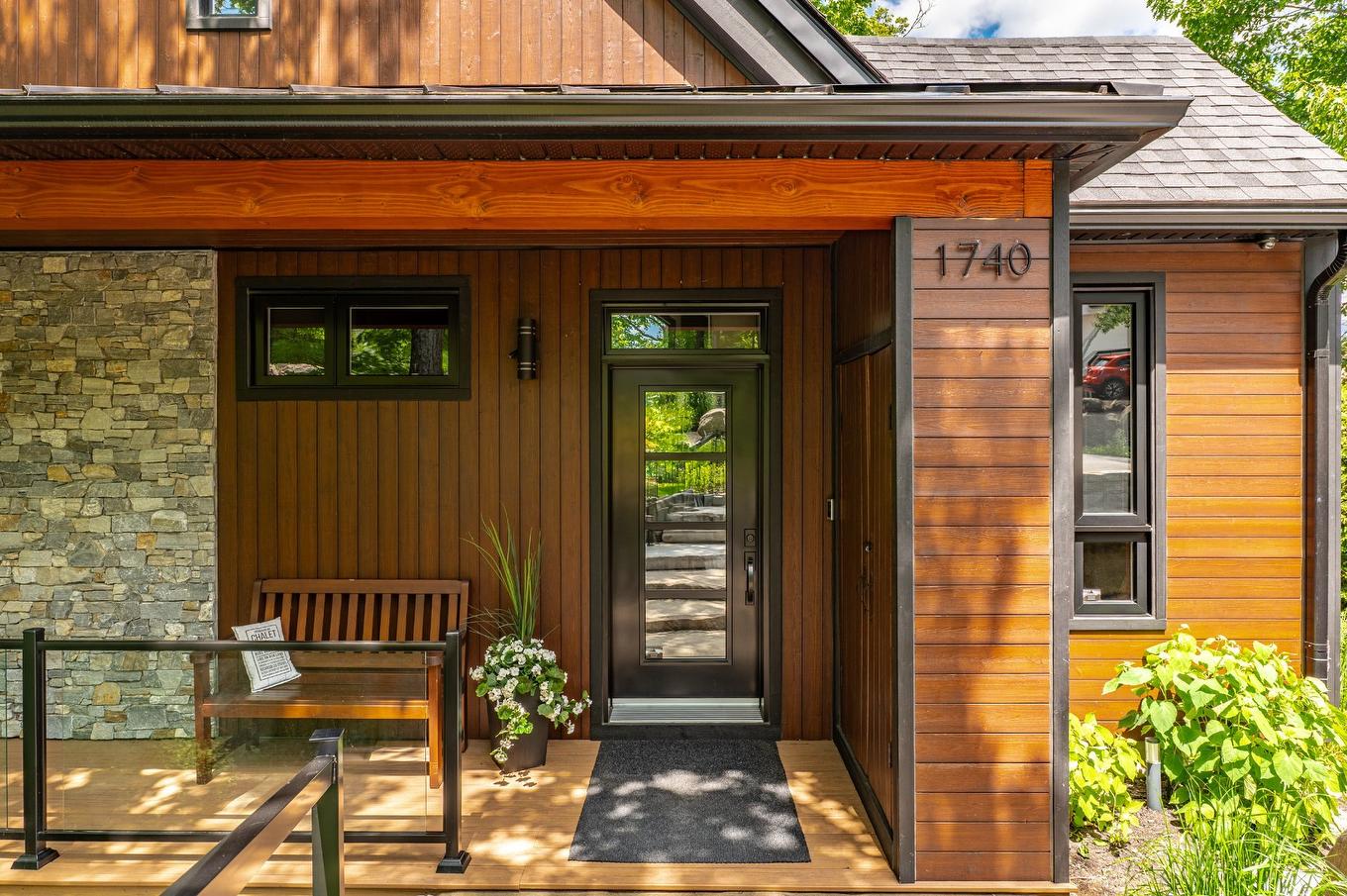 Exterior entrance - 1740 Place Des Pentes, Sainte-Adèle, QC - Outdoor