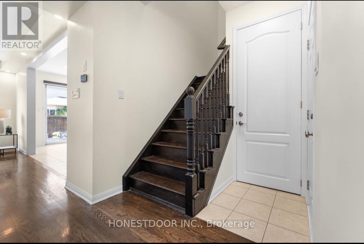 986 Farmstead Drive, Milton, ON