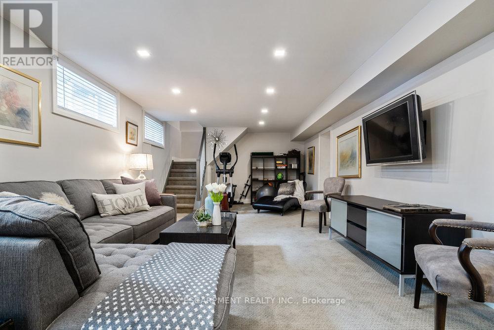 1491 Venta Avenue, Mississauga, ON - Indoor Photo Showing Living Room