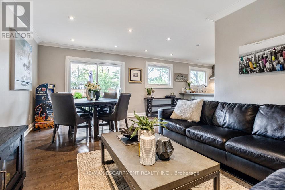 1491 Venta Avenue, Mississauga, ON - Indoor Photo Showing Living Room