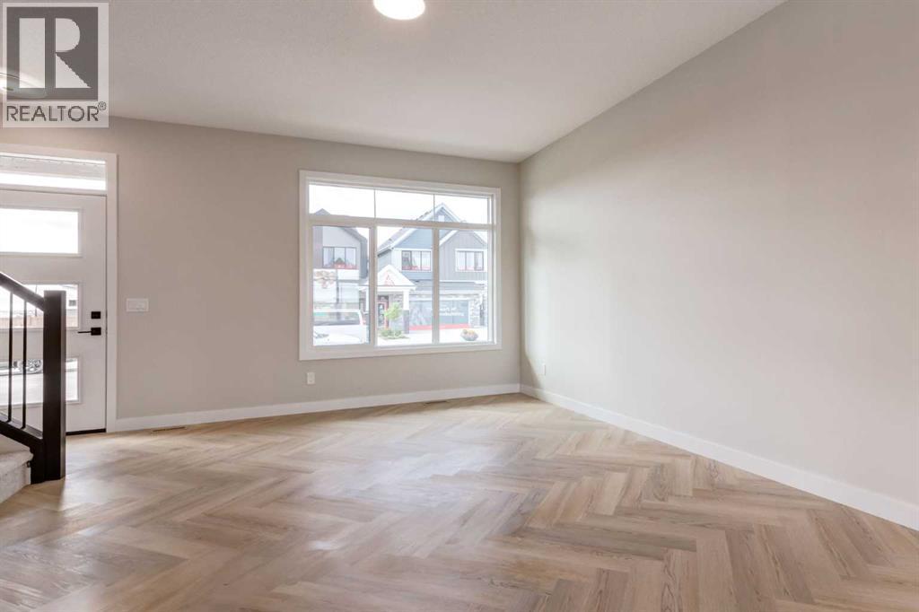 466 River Avenue, Cochrane, AB - Indoor Photo Showing Other Room