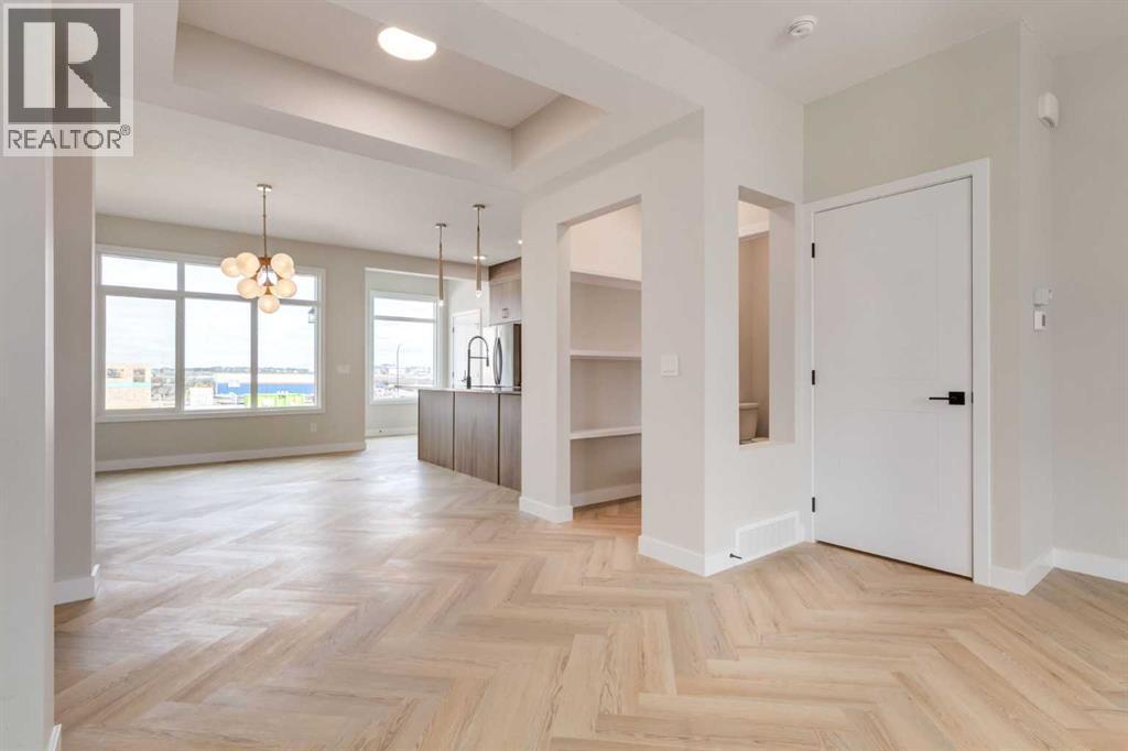 466 River Avenue, Cochrane, AB - Indoor Photo Showing Other Room