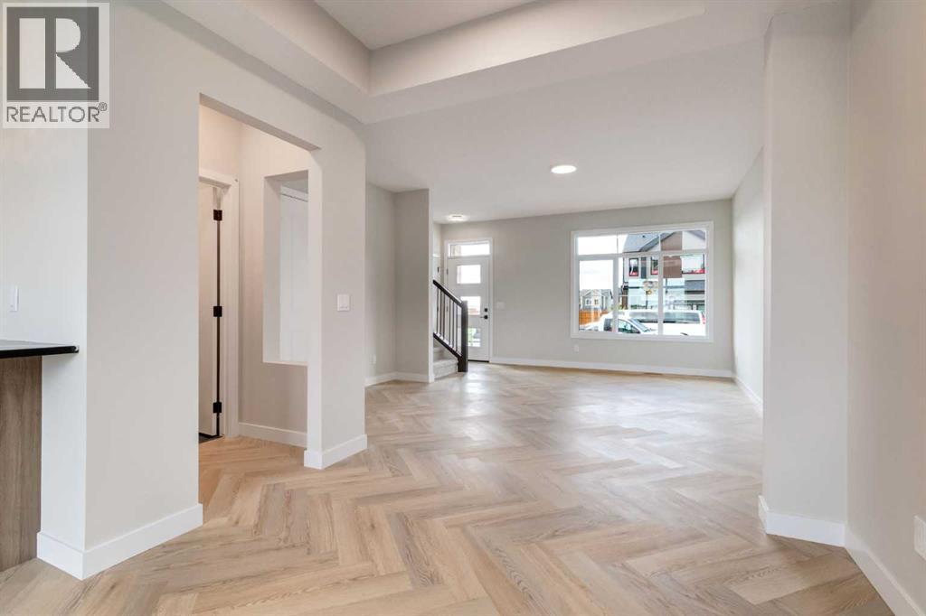 466 River Avenue, Cochrane, AB - Indoor Photo Showing Other Room