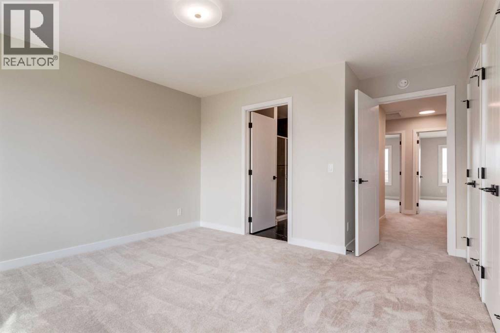 466 River Avenue, Cochrane, AB - Indoor Photo Showing Other Room