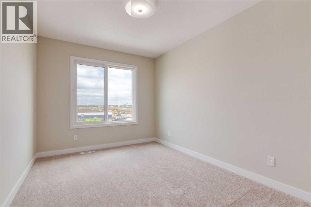 466 River Avenue, Cochrane, AB - Indoor Photo Showing Other Room