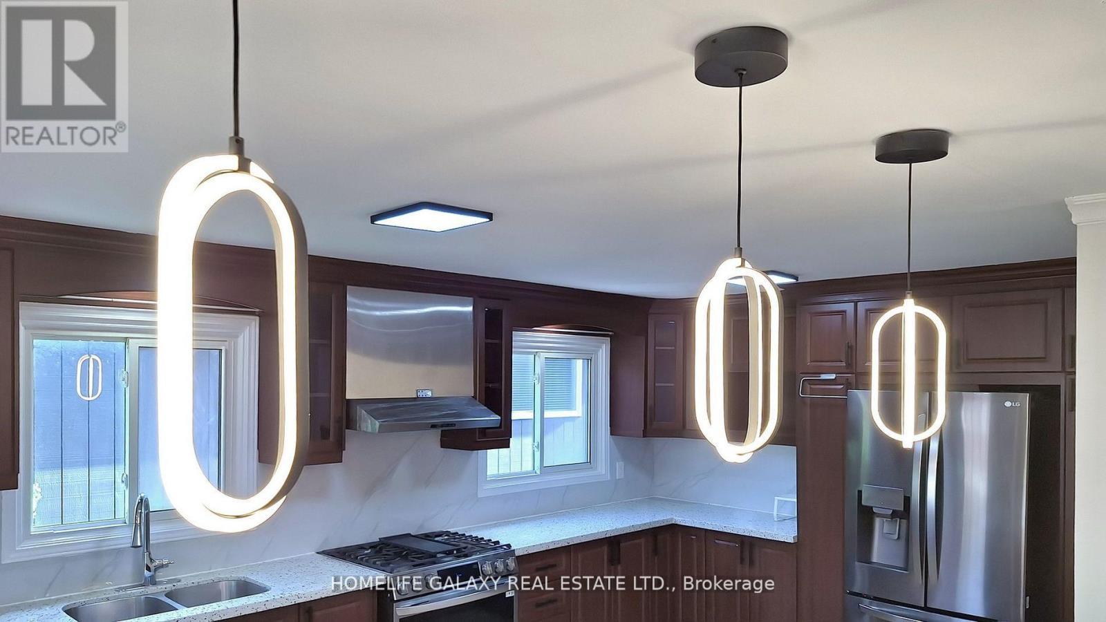 1882 Shadybrook Drive, Pickering, ON - Indoor Photo Showing Kitchen With Double Sink