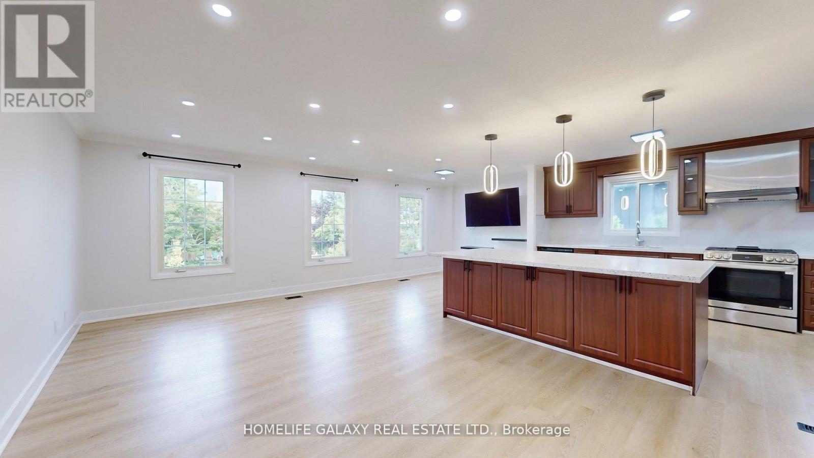1882 Shadybrook Drive, Pickering, ON - Indoor Photo Showing Kitchen With Upgraded Kitchen