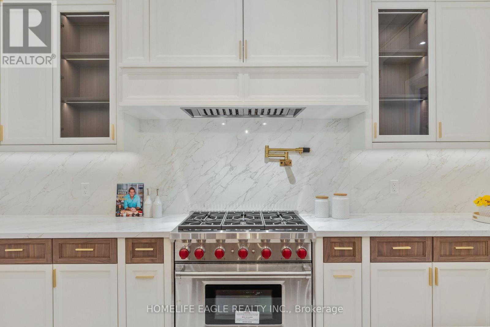 57 Glass Drive, Aurora, ON - Indoor Photo Showing Kitchen