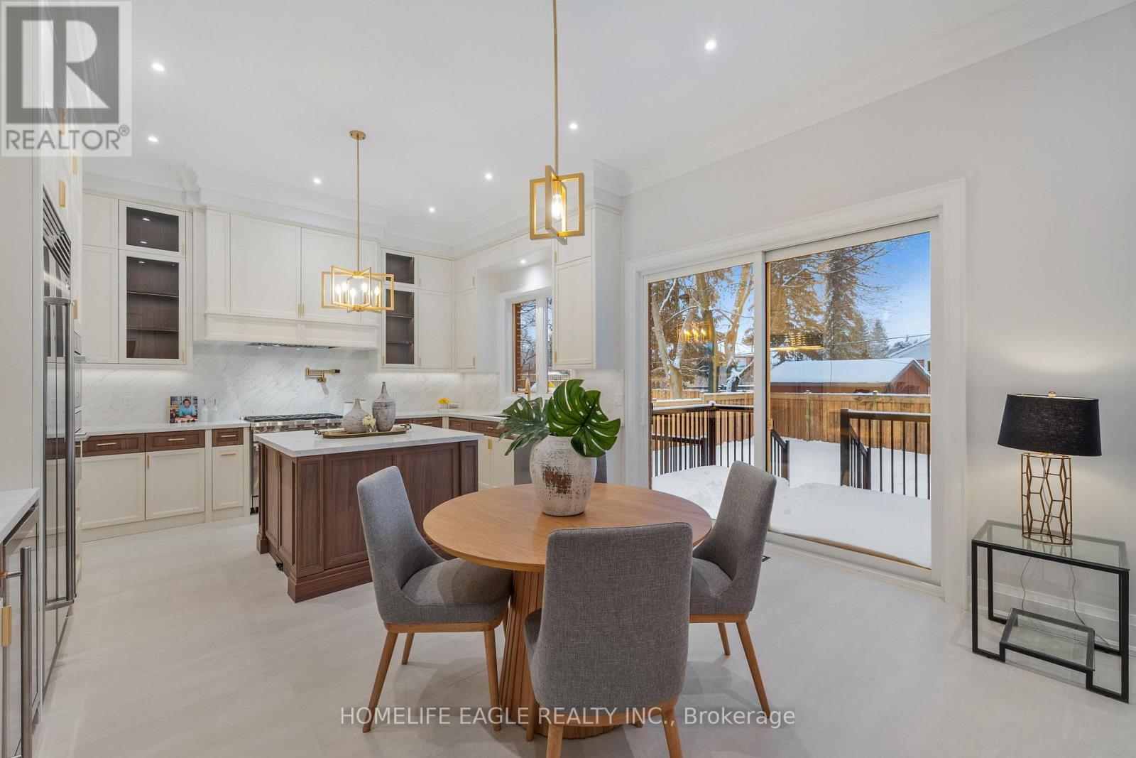 57 Glass Drive, Aurora, ON - Indoor Photo Showing Dining Room
