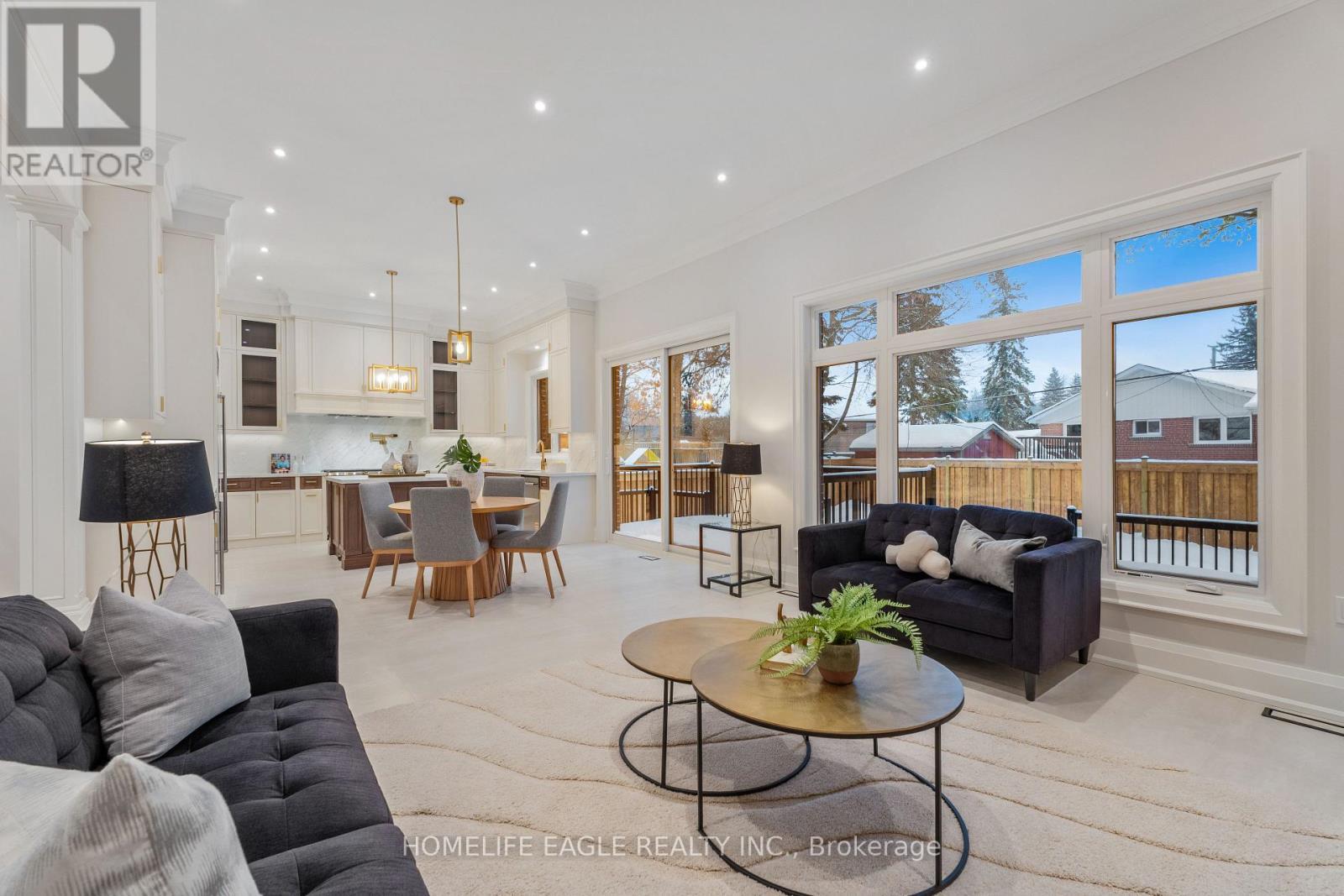 57 Glass Drive, Aurora, ON - Indoor Photo Showing Living Room
