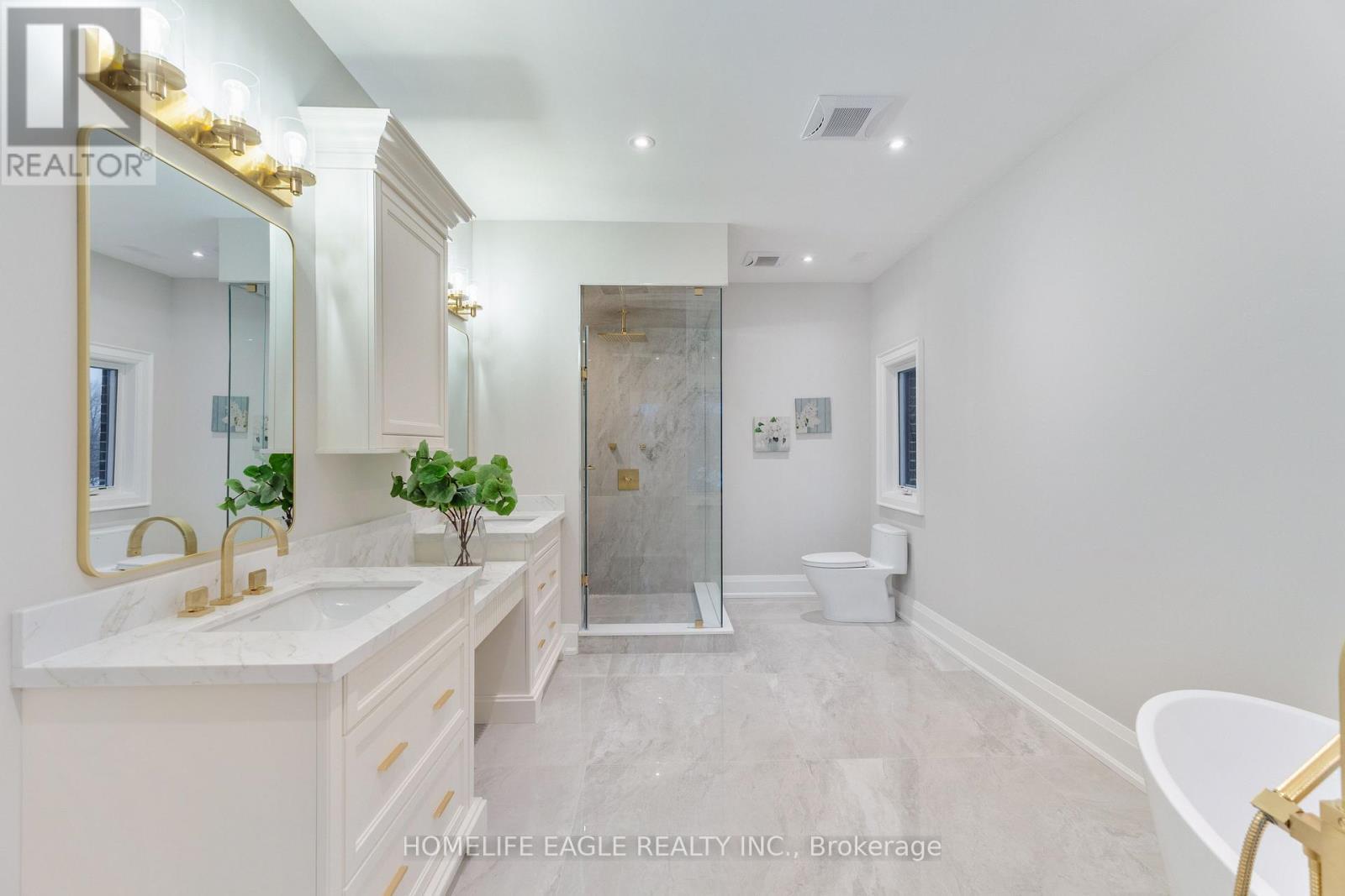 57 Glass Drive, Aurora, ON - Indoor Photo Showing Bathroom