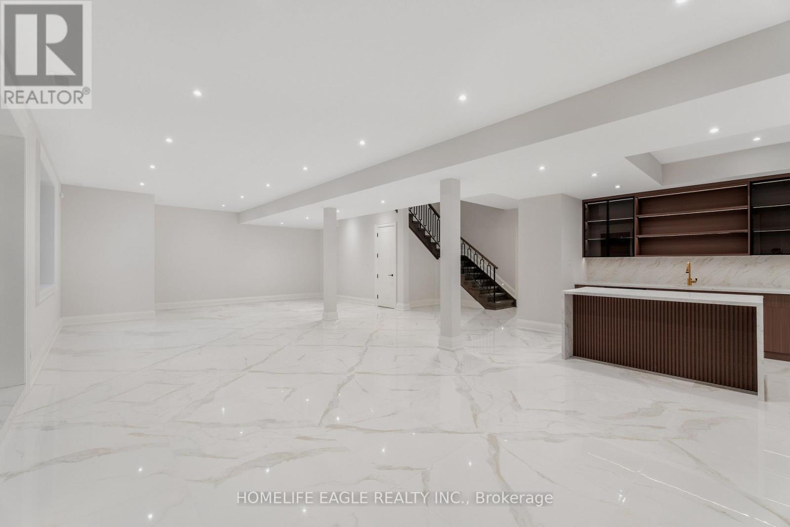 57 Glass Drive, Aurora, ON - Indoor Photo Showing Other Room