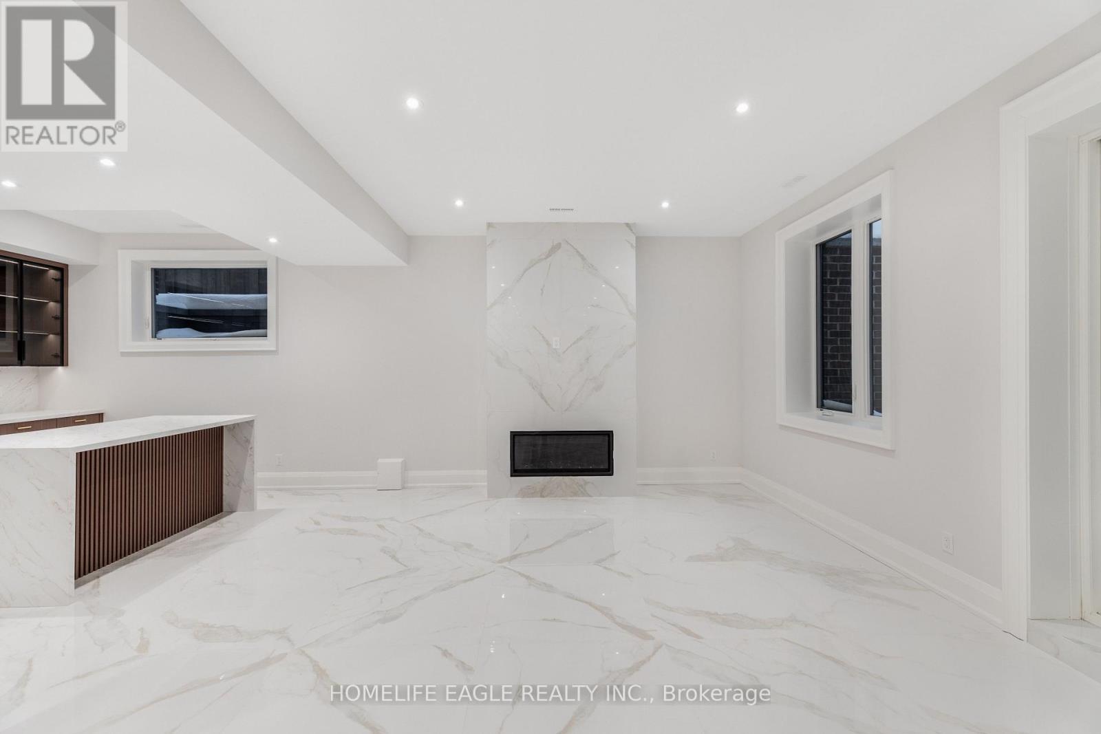 57 Glass Drive, Aurora, ON - Indoor Photo Showing Other Room