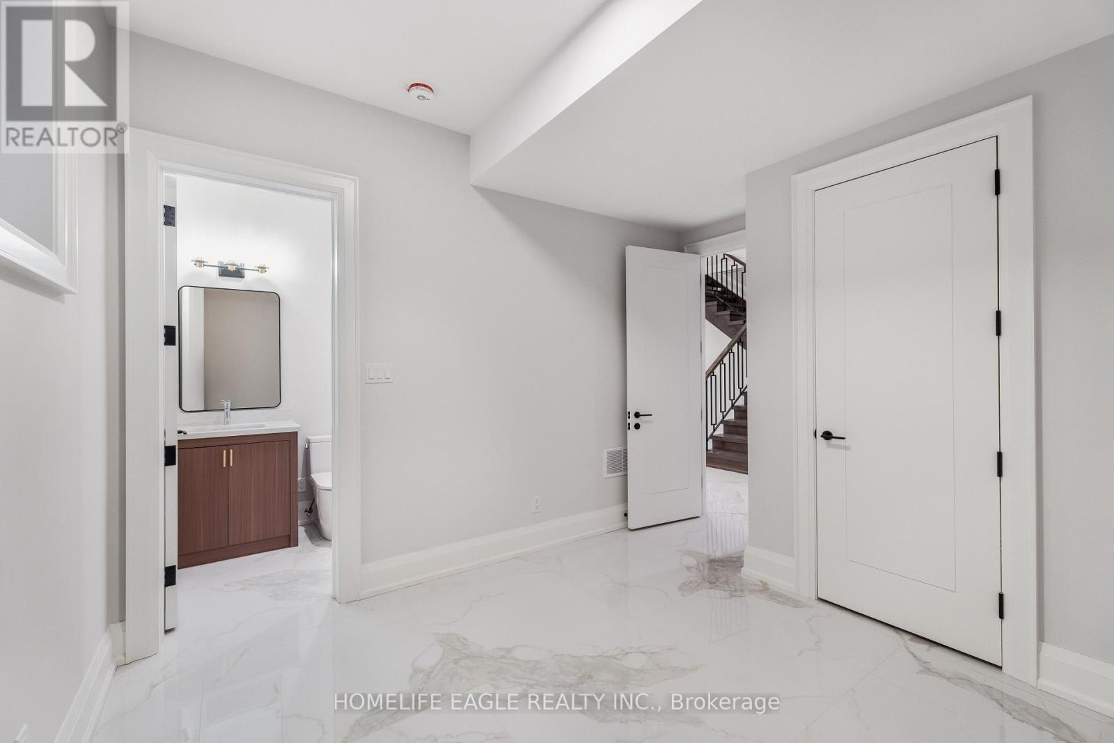 57 Glass Drive, Aurora, ON - Indoor Photo Showing Other Room