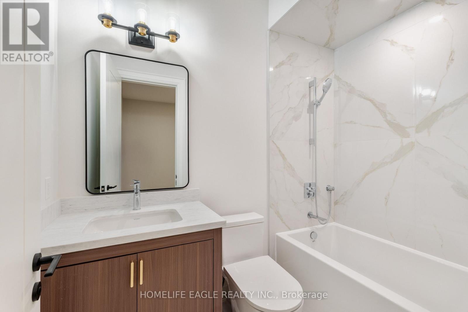 57 Glass Drive, Aurora, ON - Indoor Photo Showing Bathroom