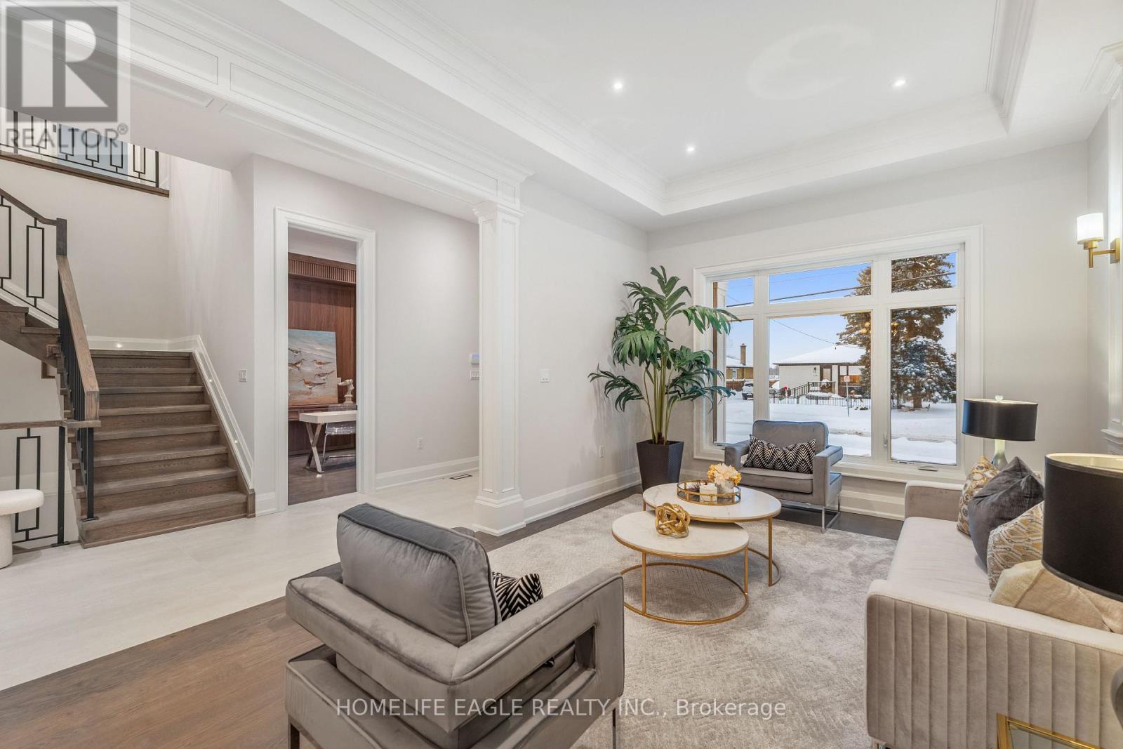 57 Glass Drive, Aurora, ON - Indoor Photo Showing Living Room