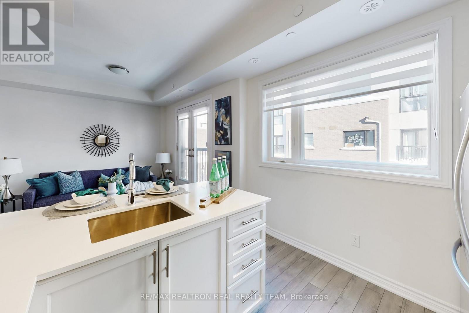 338 - 349 Wheat Boom Drive, Oakville, ON - Indoor