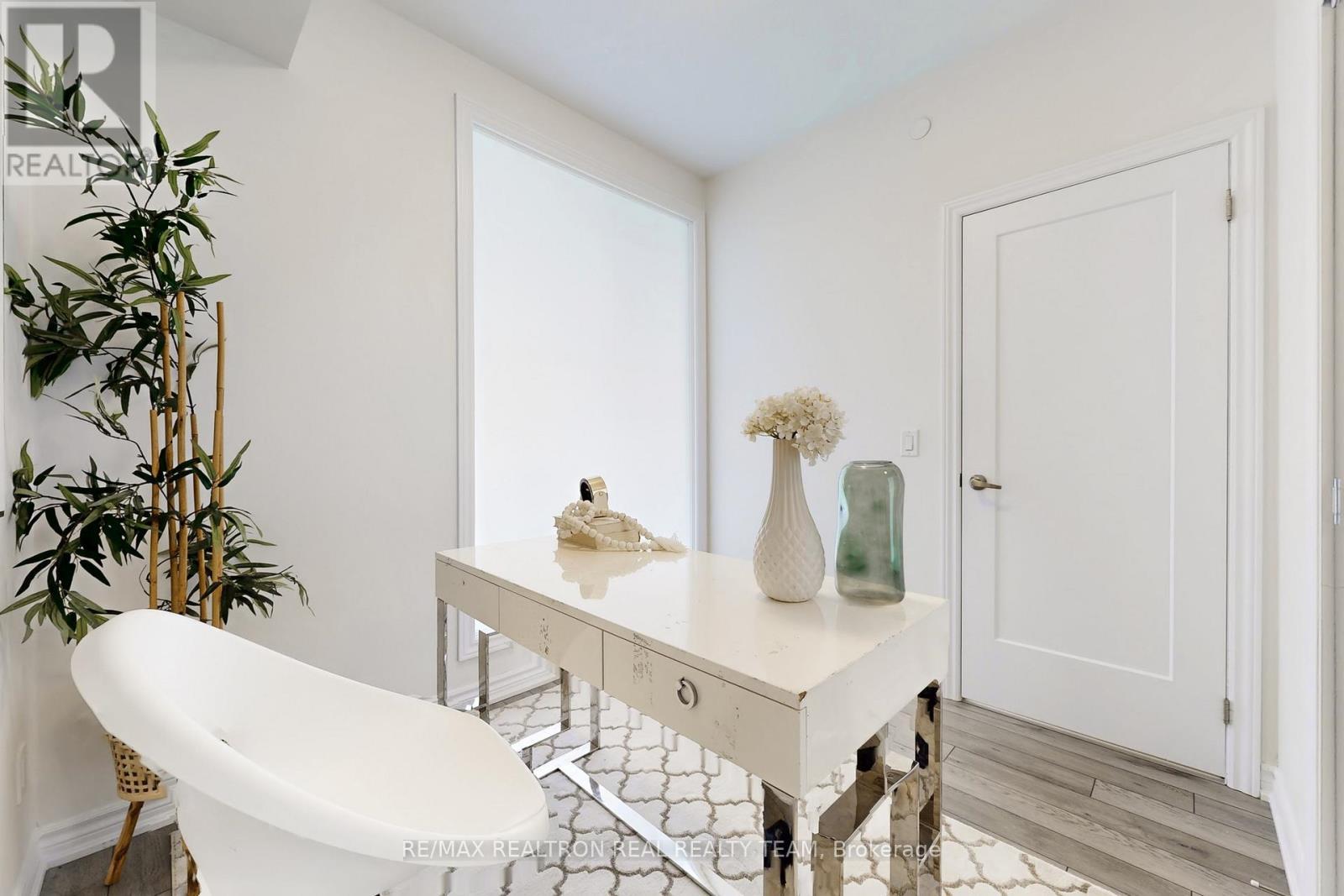 338 - 349 Wheat Boom Drive, Oakville, ON - Indoor