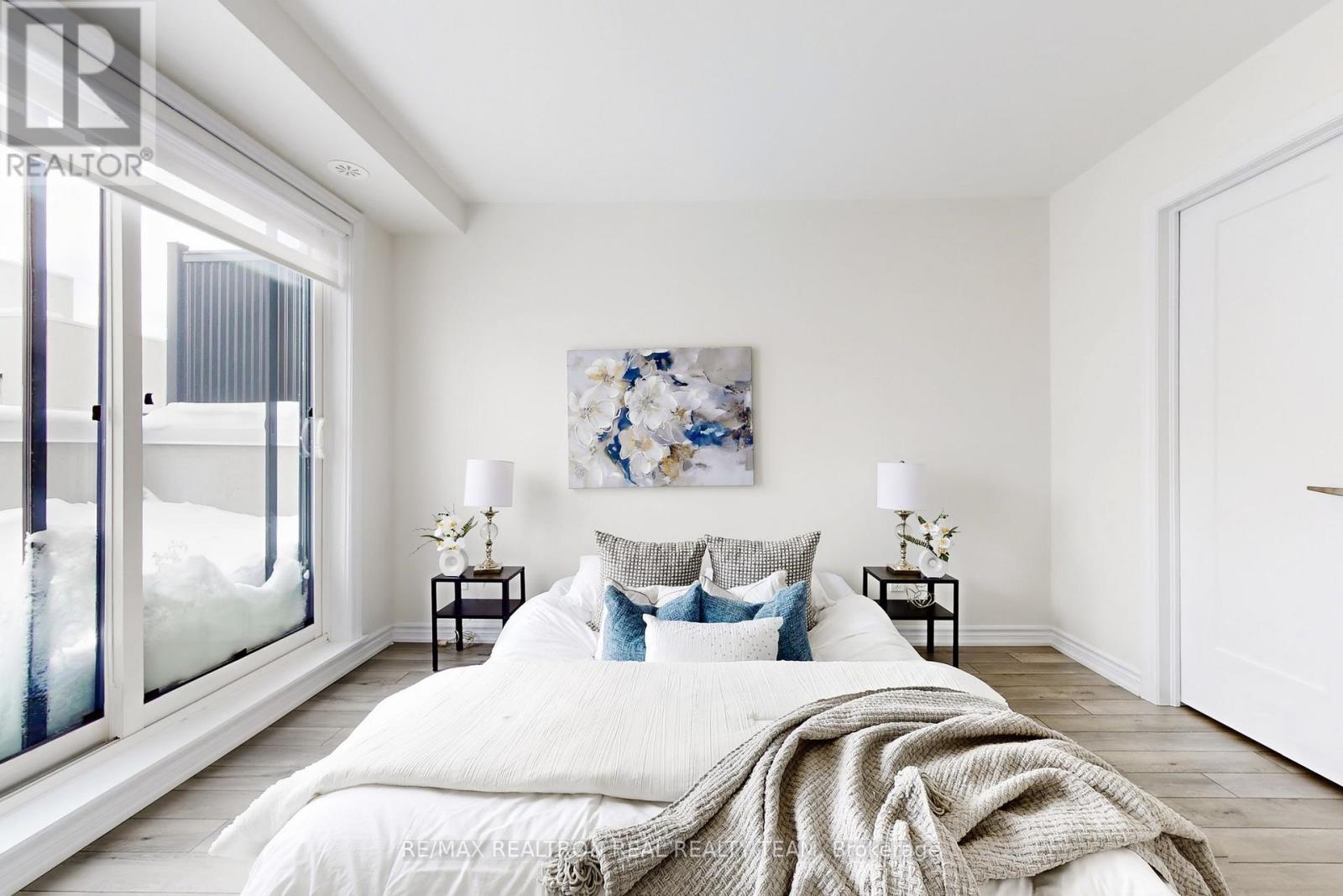 338 - 349 Wheat Boom Drive, Oakville, ON - Indoor Photo Showing Bedroom