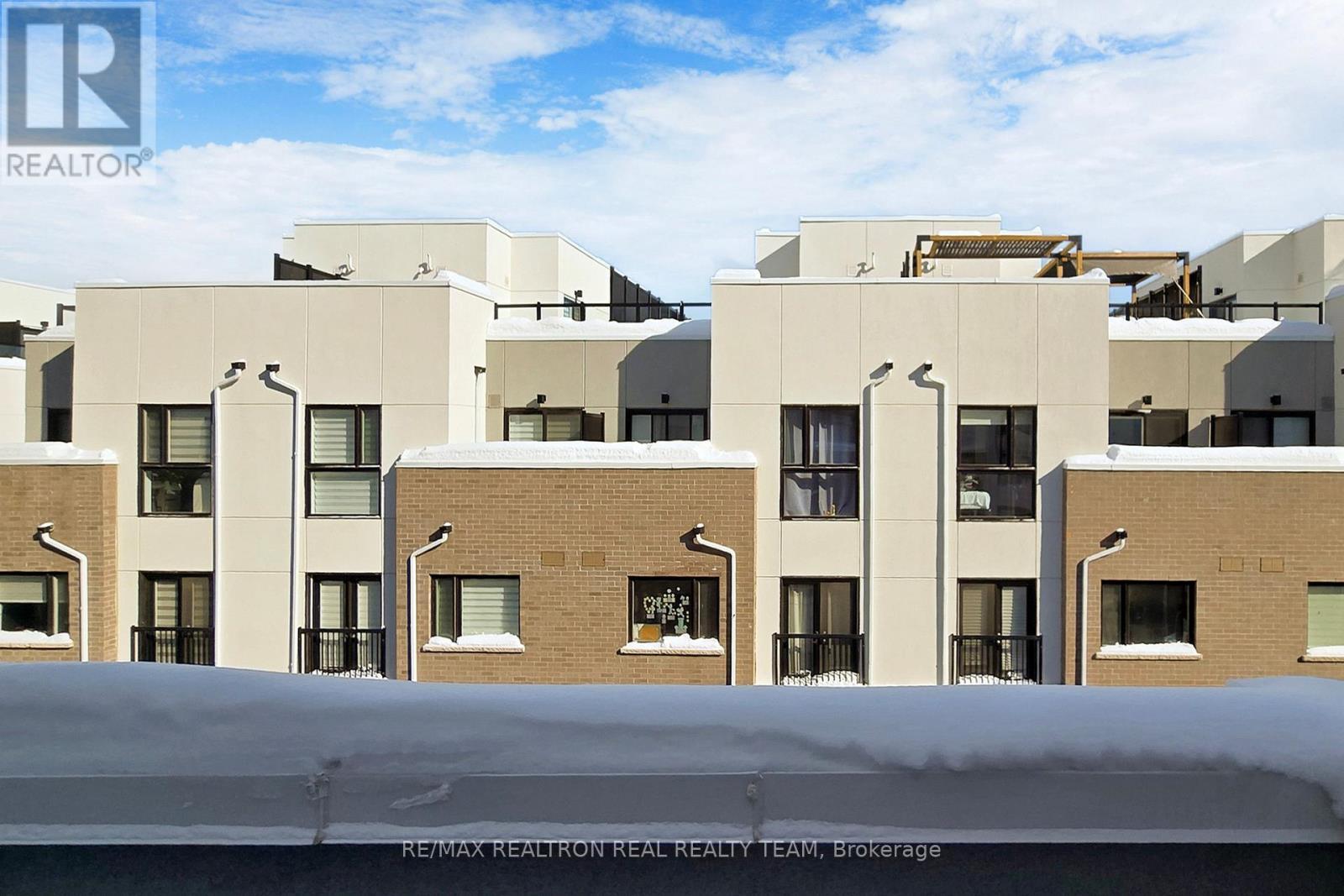 338 - 349 Wheat Boom Drive, Oakville, ON - Outdoor