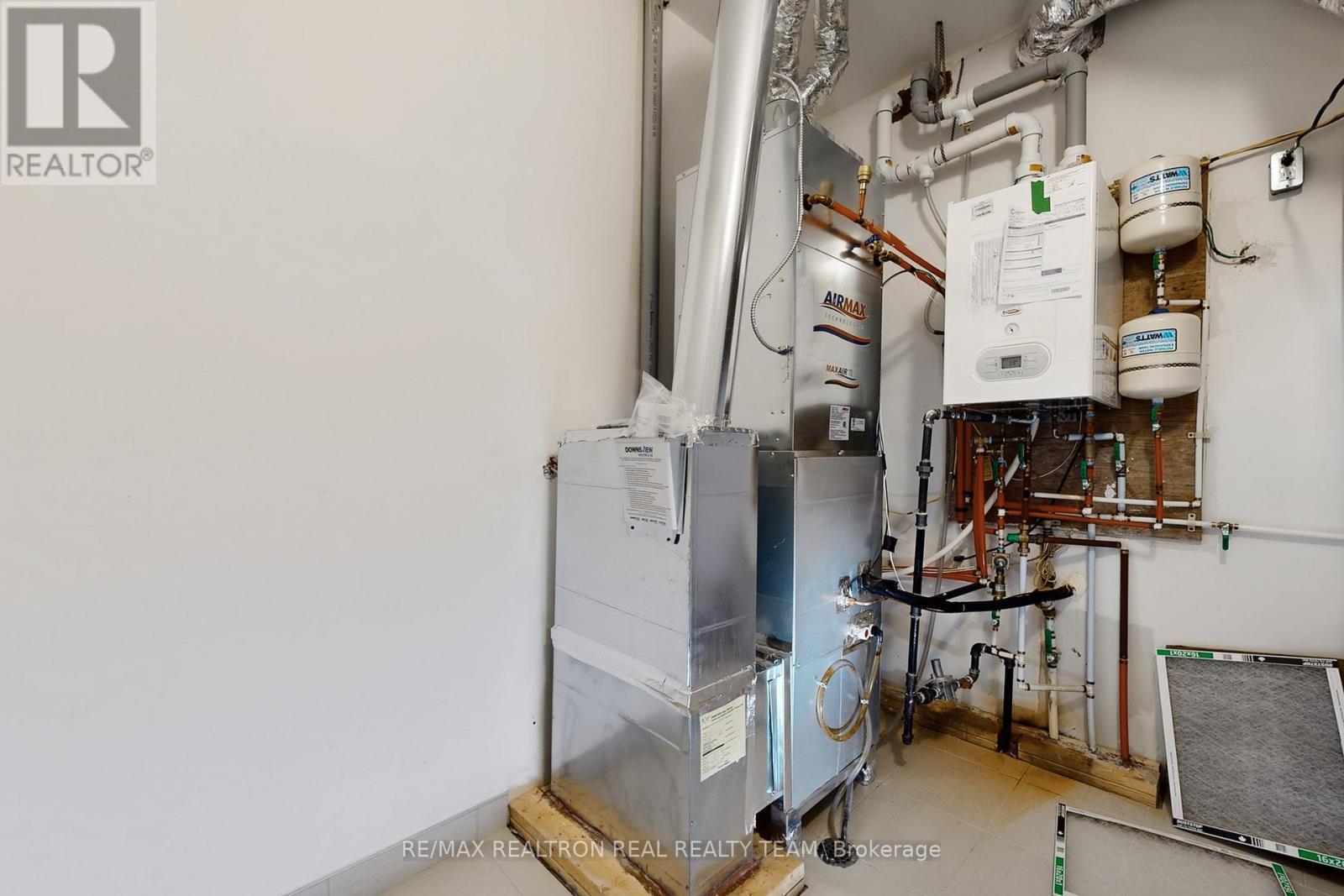 338 - 349 Wheat Boom Drive, Oakville, ON - Indoor