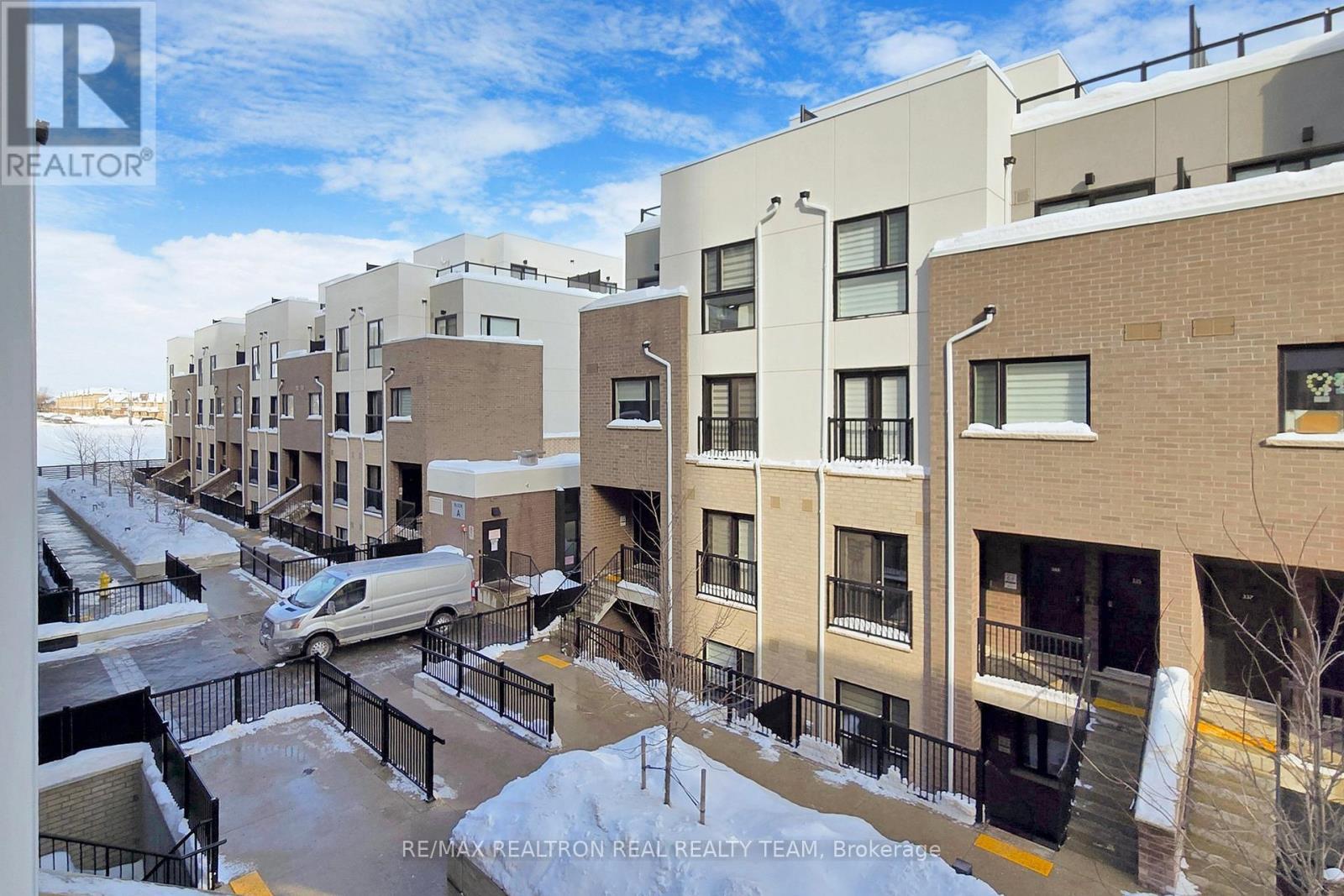 338 - 349 Wheat Boom Drive, Oakville, ON - Outdoor