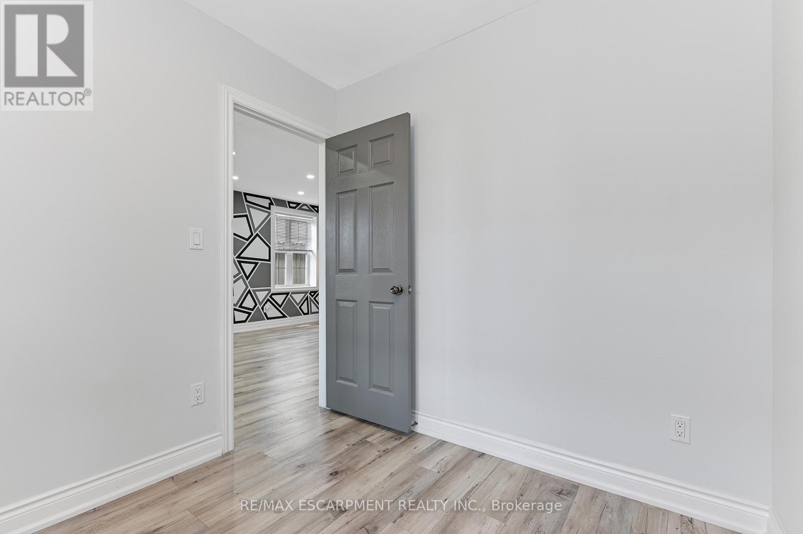 54 Craigmiller Avenue, Hamilton, ON - Indoor Photo Showing Other Room