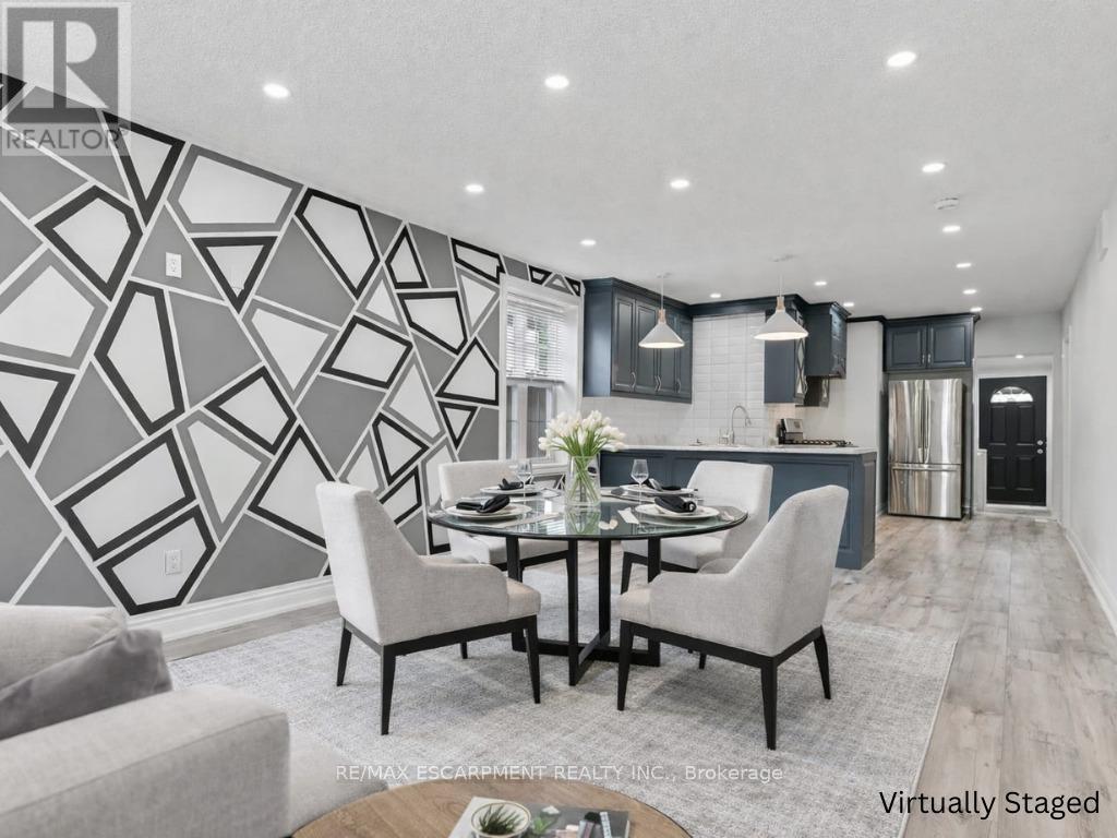 54 Craigmiller Avenue, Hamilton, ON - Indoor Photo Showing Dining Room
