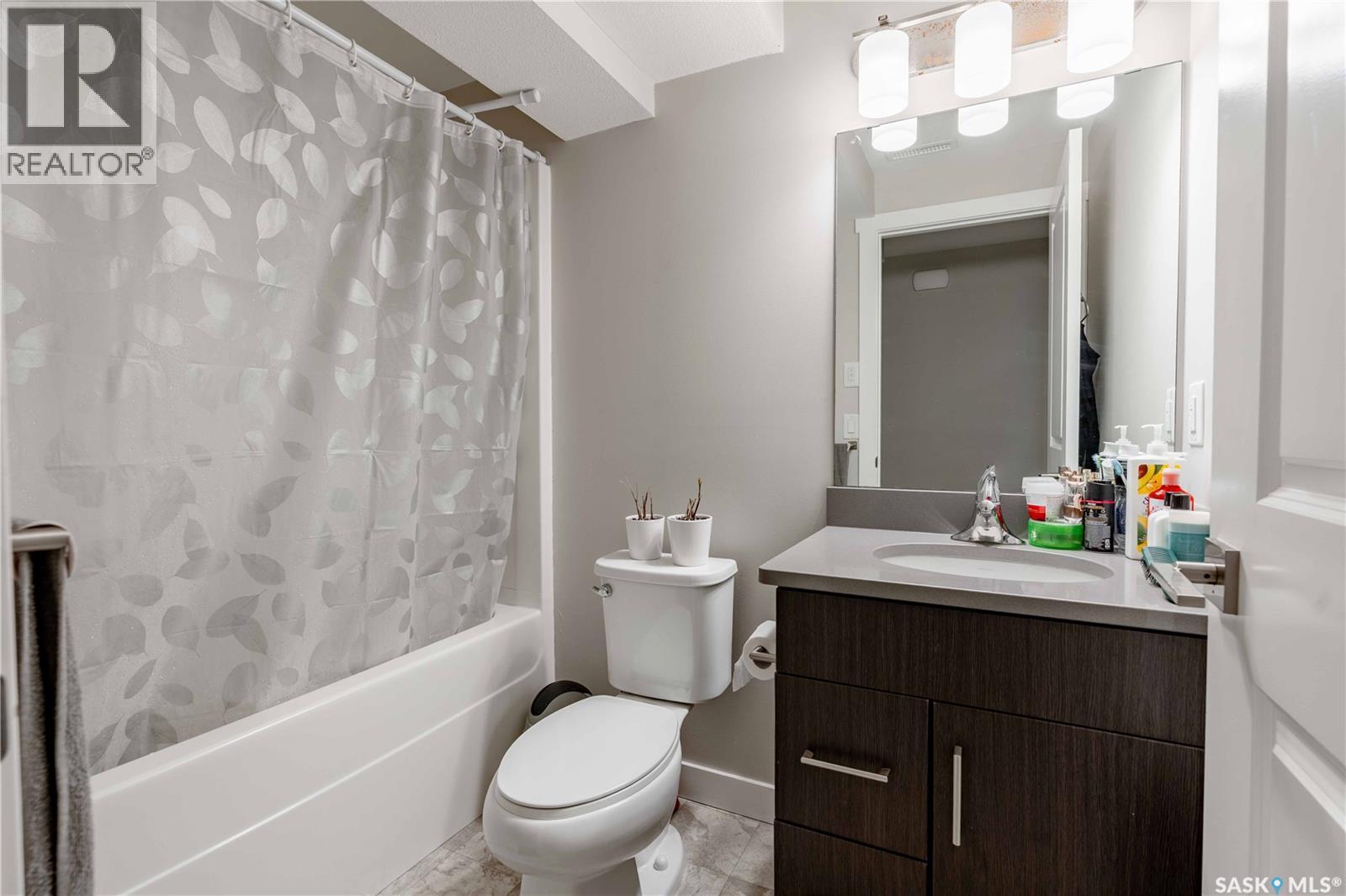 131 315 Dickson Crescent, Saskatoon, SK - Indoor Photo Showing Bathroom