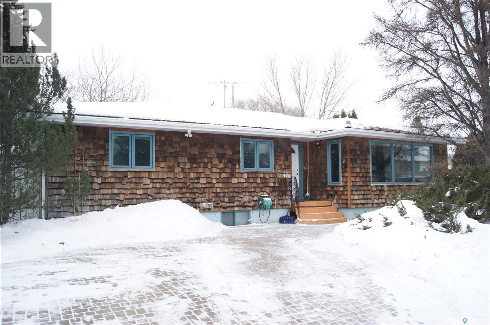 47 Lindsay Drive, Saskatoon, SK - Outdoor