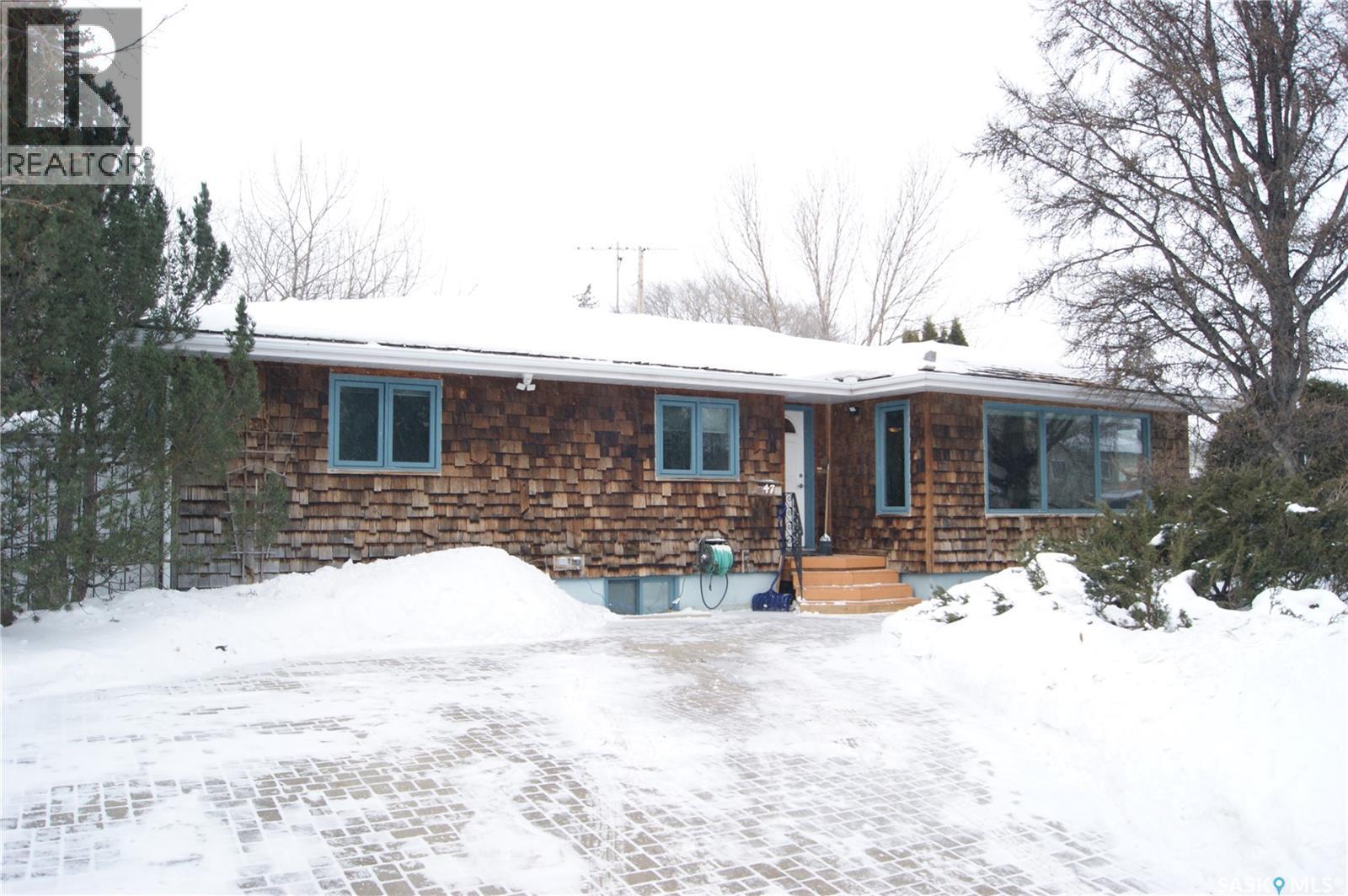 47 Lindsay Drive, Saskatoon, SK - Outdoor