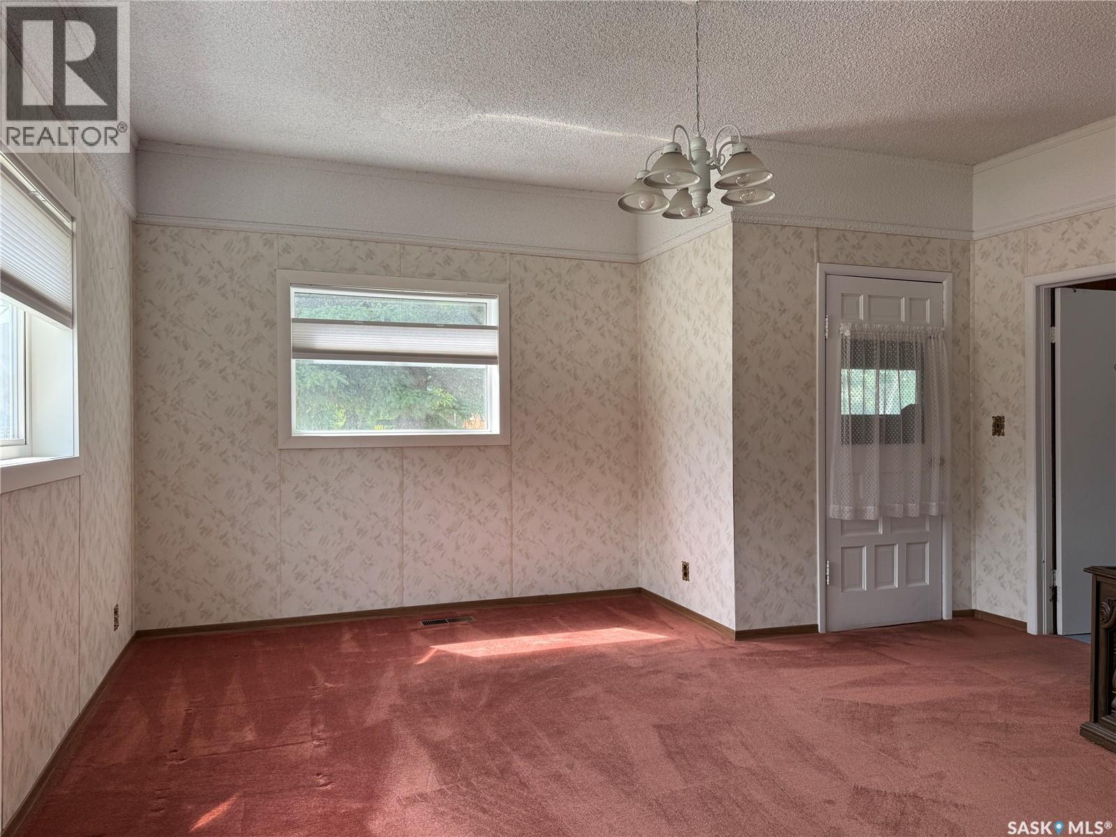 218 4Th Street E, Wynyard, SK - Indoor Photo Showing Other Room