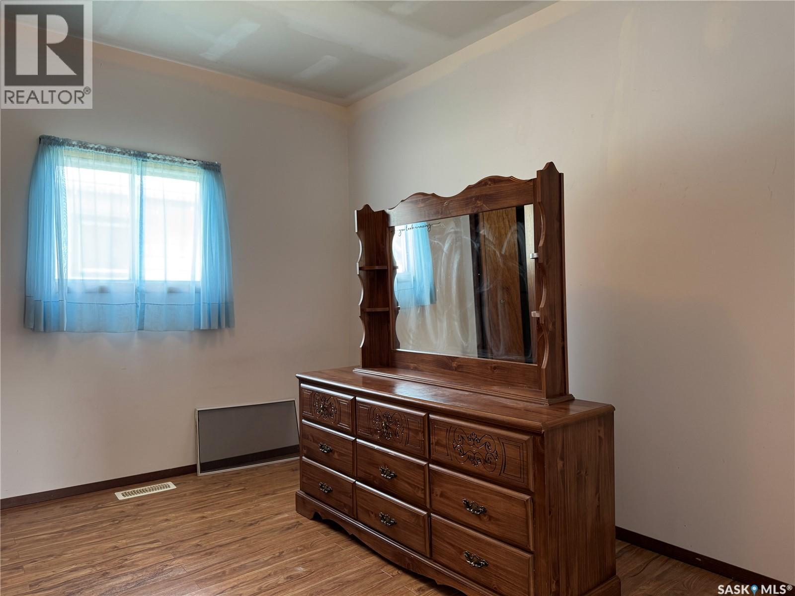 218 4Th Street E, Wynyard, SK - Indoor Photo Showing Other Room