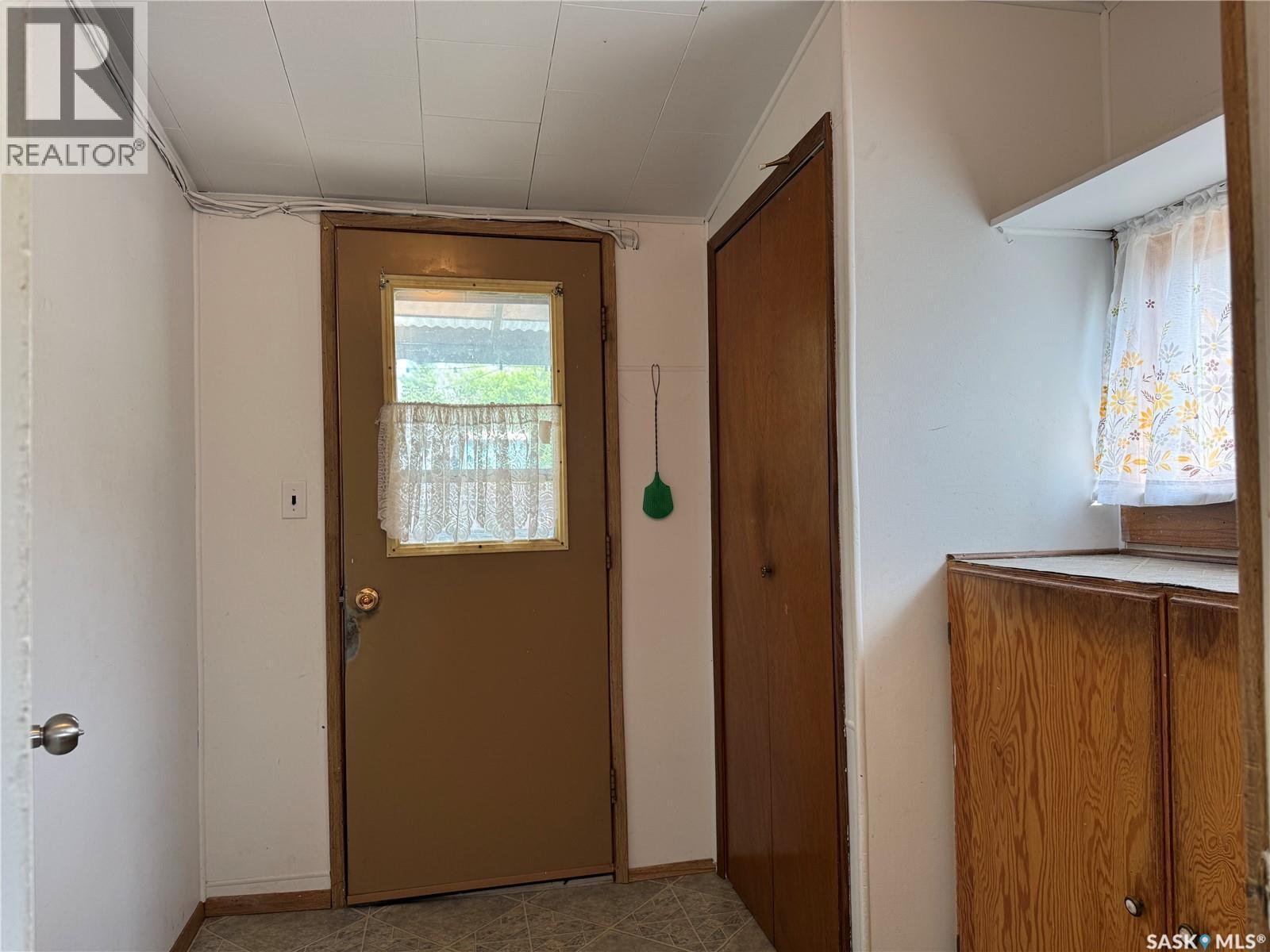 218 4Th Street E, Wynyard, SK - Indoor Photo Showing Other Room