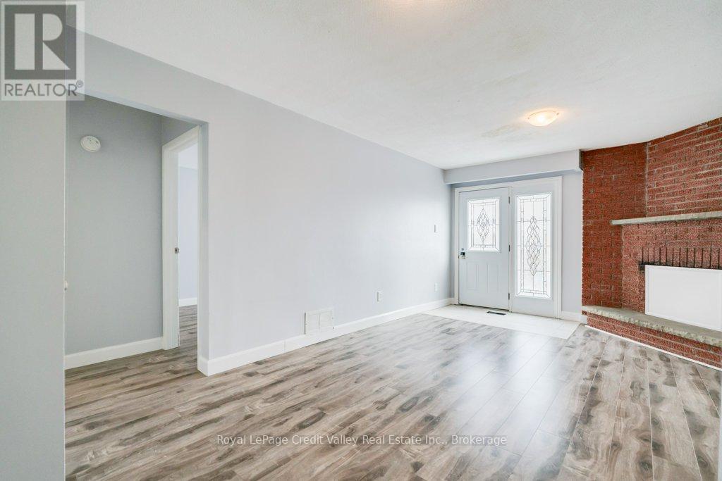Living Room - Rear - 376 Hansen Road N, Brampton (Madoc), ON - Indoor Photo Showing Other Room