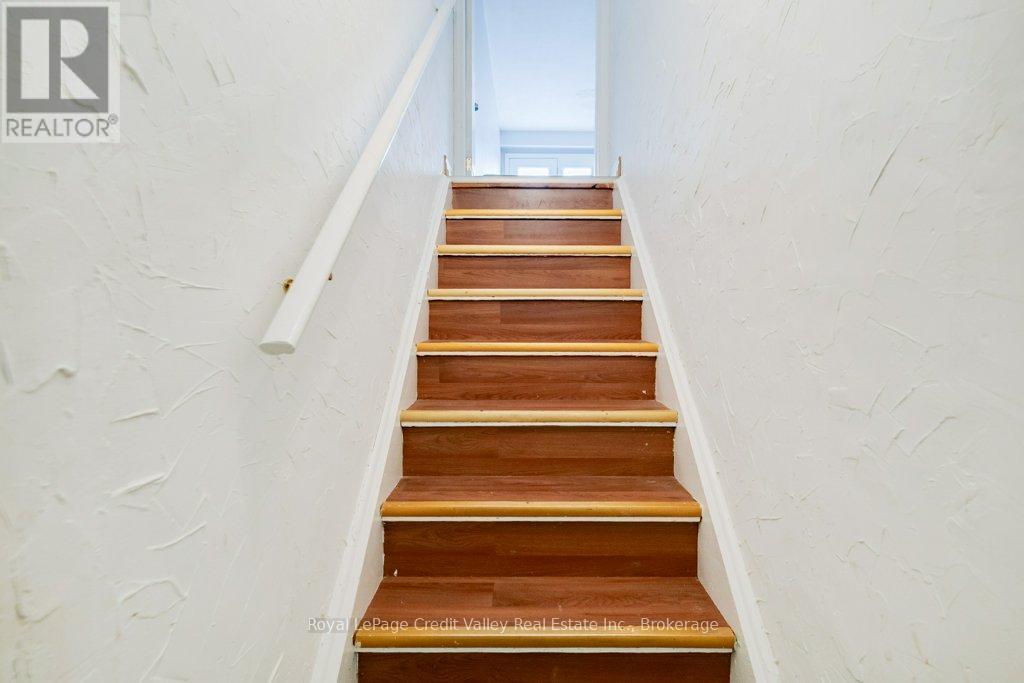 Steps to Shared Laundry - 376 Hansen Road N, Brampton (Madoc), ON - Indoor Photo Showing Other Room