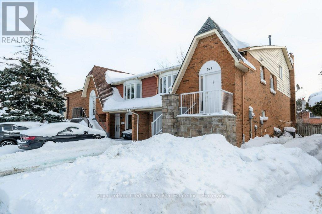 Front Upper Entrance - 376 Hansen Road N, Brampton (Madoc), ON - Outdoor