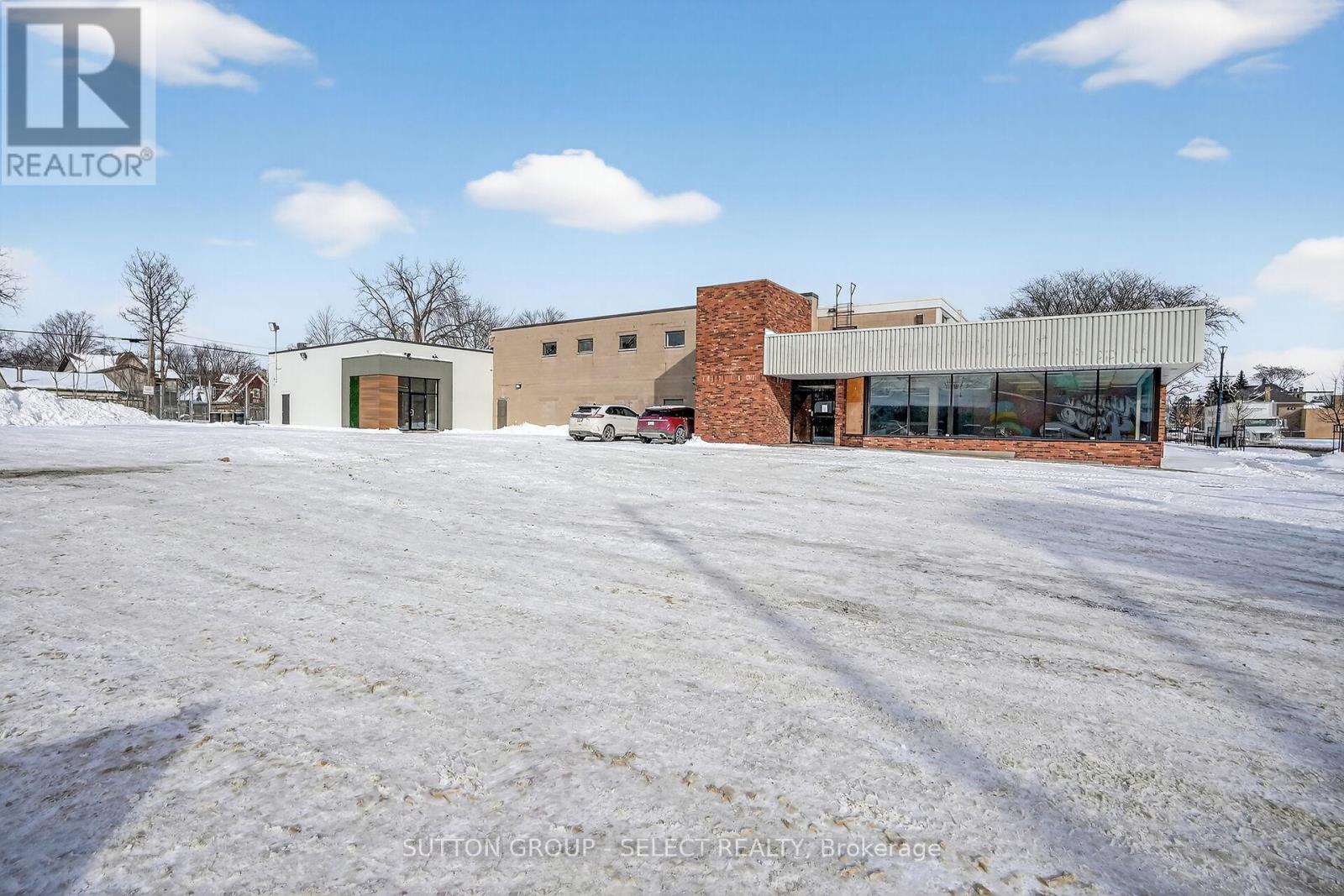 812 Dundas Street, London East (East G), ON