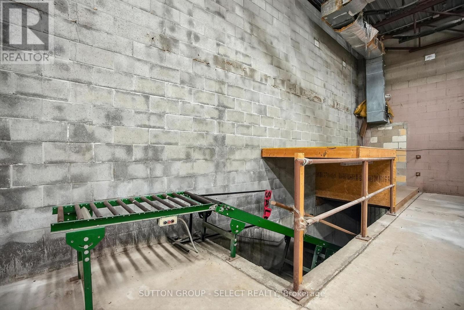 812 Dundas Street, London East (East G), ON