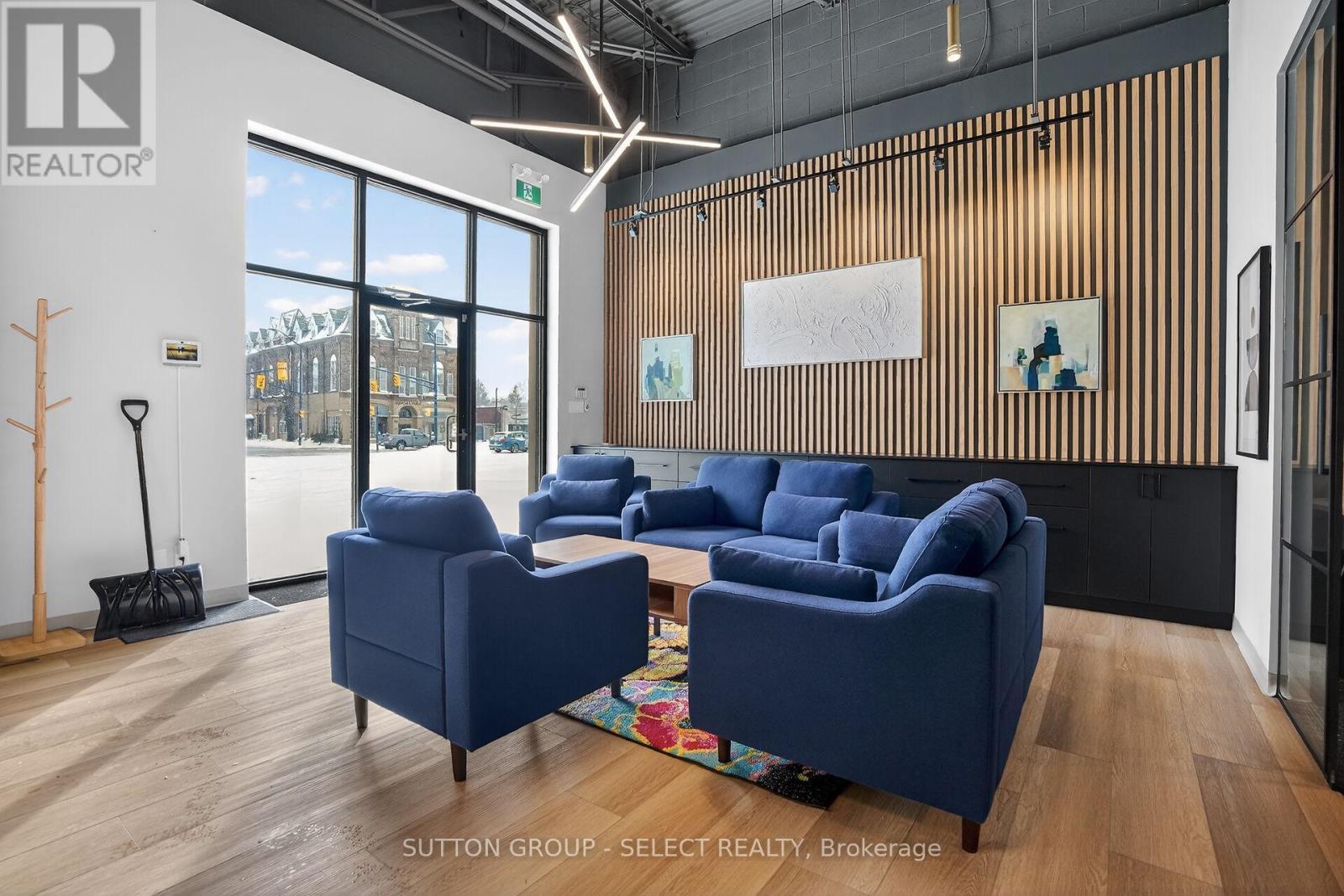 812 Dundas Street, London East (East G), ON