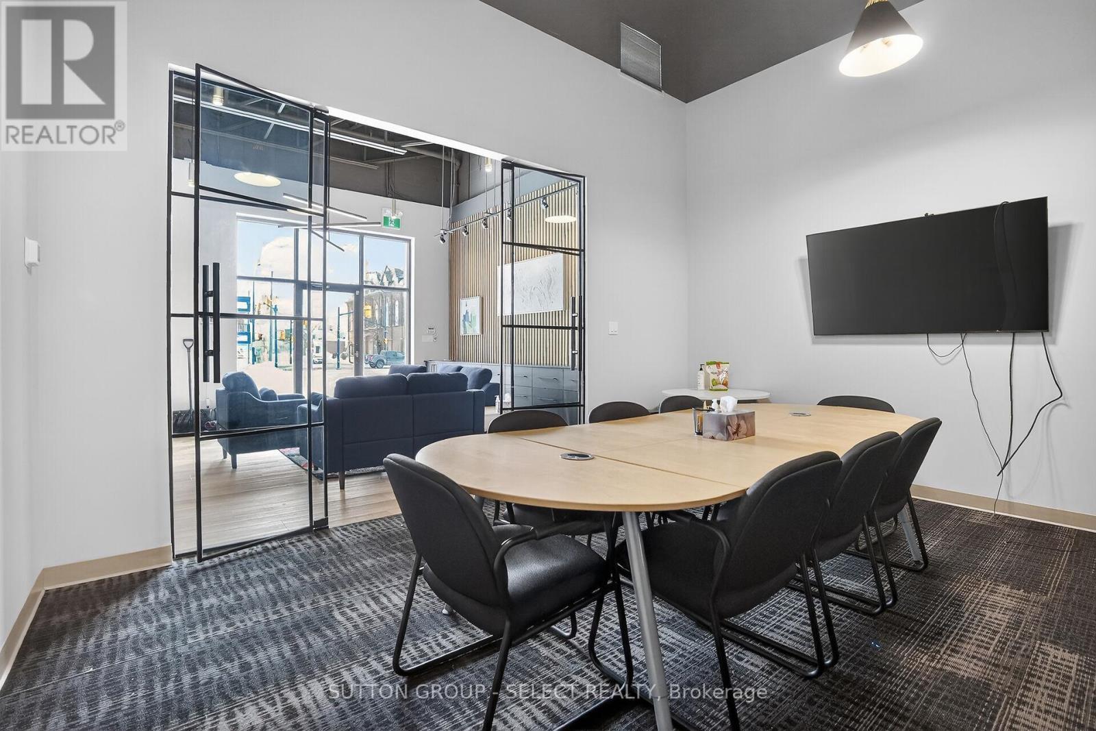 812 Dundas Street, London East (East G), ON